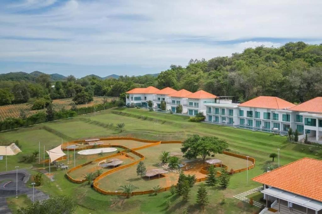 Отель Viva Montane Ban Nong Chap Tao Экстерьер фото